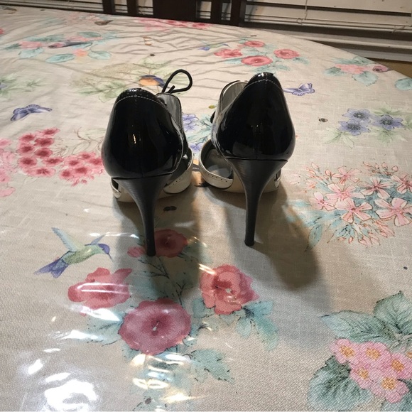 Marc Fisher Tuxedo peep toe heels size 8 - Picture 3 of 5
